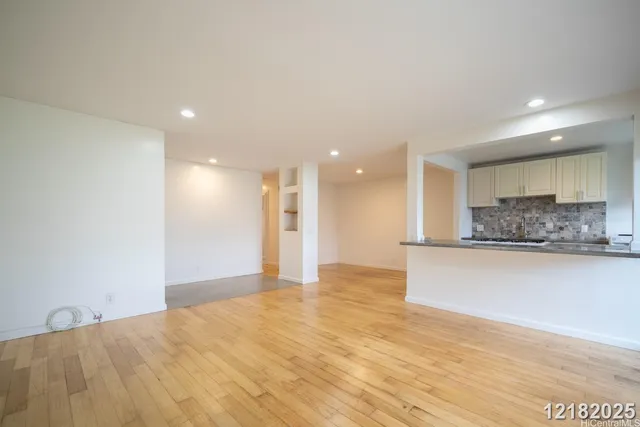 $2,700 | 98-448 Kilinoe Street, Unit 907, Aiea, HI 96701