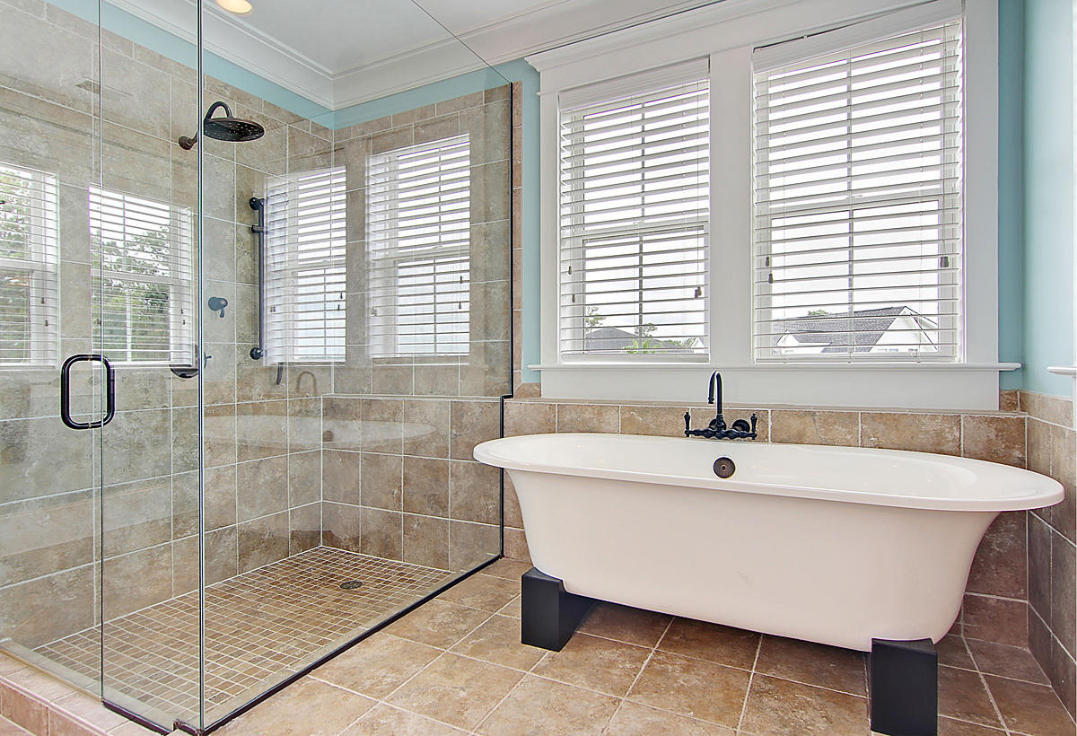 2525 Ballast Point Mount Pleasant, SC 29466 - Photo 28 of 95 2525 Ballast Pt master ba tub shower