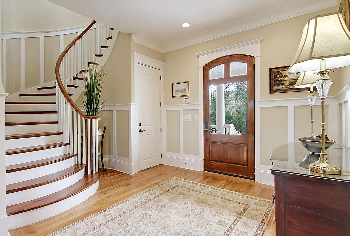 2525 Ballast Pt front entry interior