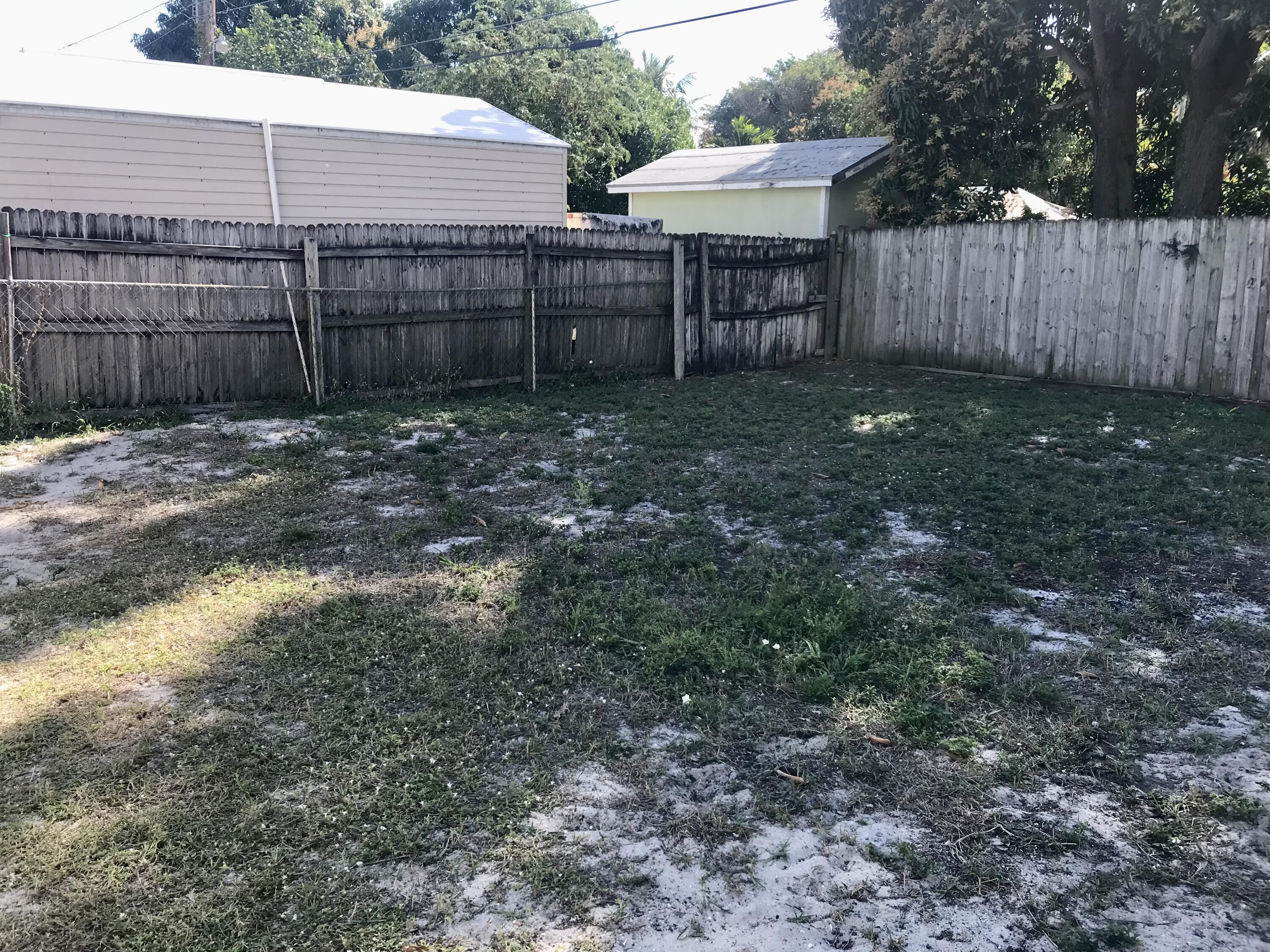 550 Seagrape Road Lake Worth, FL 33462 - Photo 8 of 8 E24FD9CE-E6E0-426C-B275-166D04E678AD