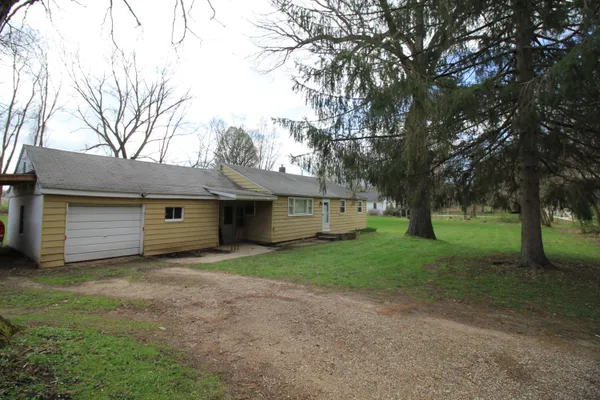 $215,000 | 3330 115th Avenue, Allegan, MI 49010