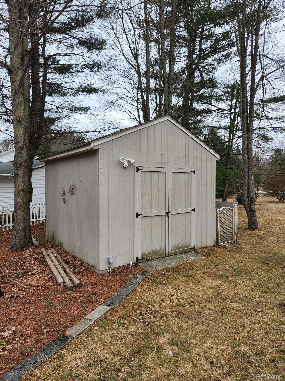2174 Emerson Road Goodells, MI 48027 - Photo 35 of 37 Gallery Image 35
