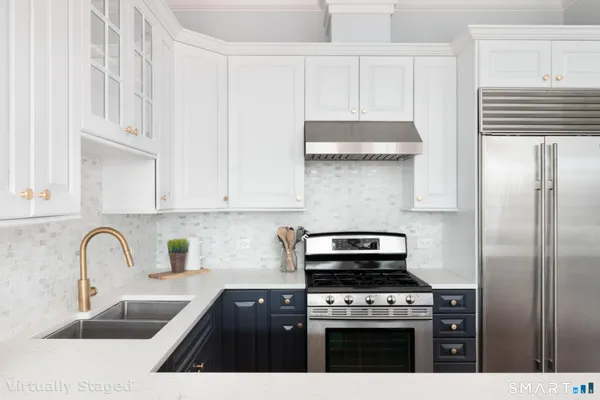 $795,000 | 80 Roxbury Road, East Lyme, CT 06357