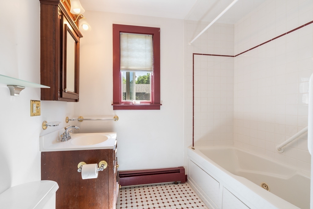 66 Overlook Road Marblehead, MA 01945 - Photo 14 of 34