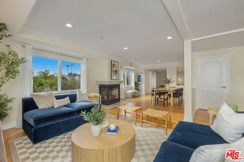 $1,389,000 | 10417 Louisiana Avenue, Unit PH4, Los Angeles, CA 90025