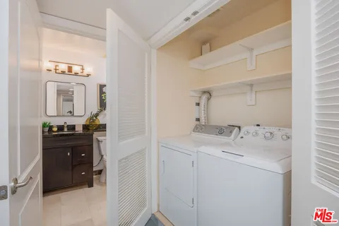 $1,389,000 | 10417 Louisiana Avenue, Unit PH4, Los Angeles, CA 90025