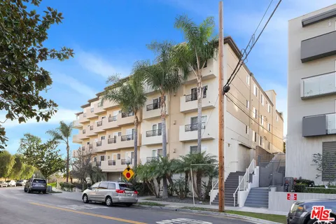$1,389,000 | 10417 Louisiana Avenue, Unit PH4, Los Angeles, CA 90025