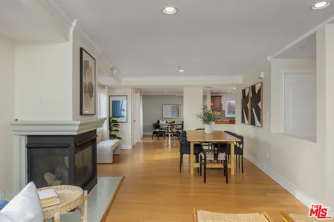 $1,389,000 | 10417 Louisiana Avenue, Unit PH4, Los Angeles, CA 90025