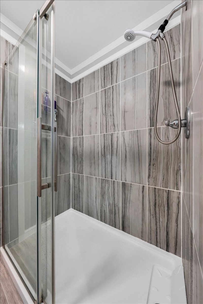 802 Meyers Road Altamont, TN 37301 - Photo 10 of 30 a bathroom with a shower and a tub