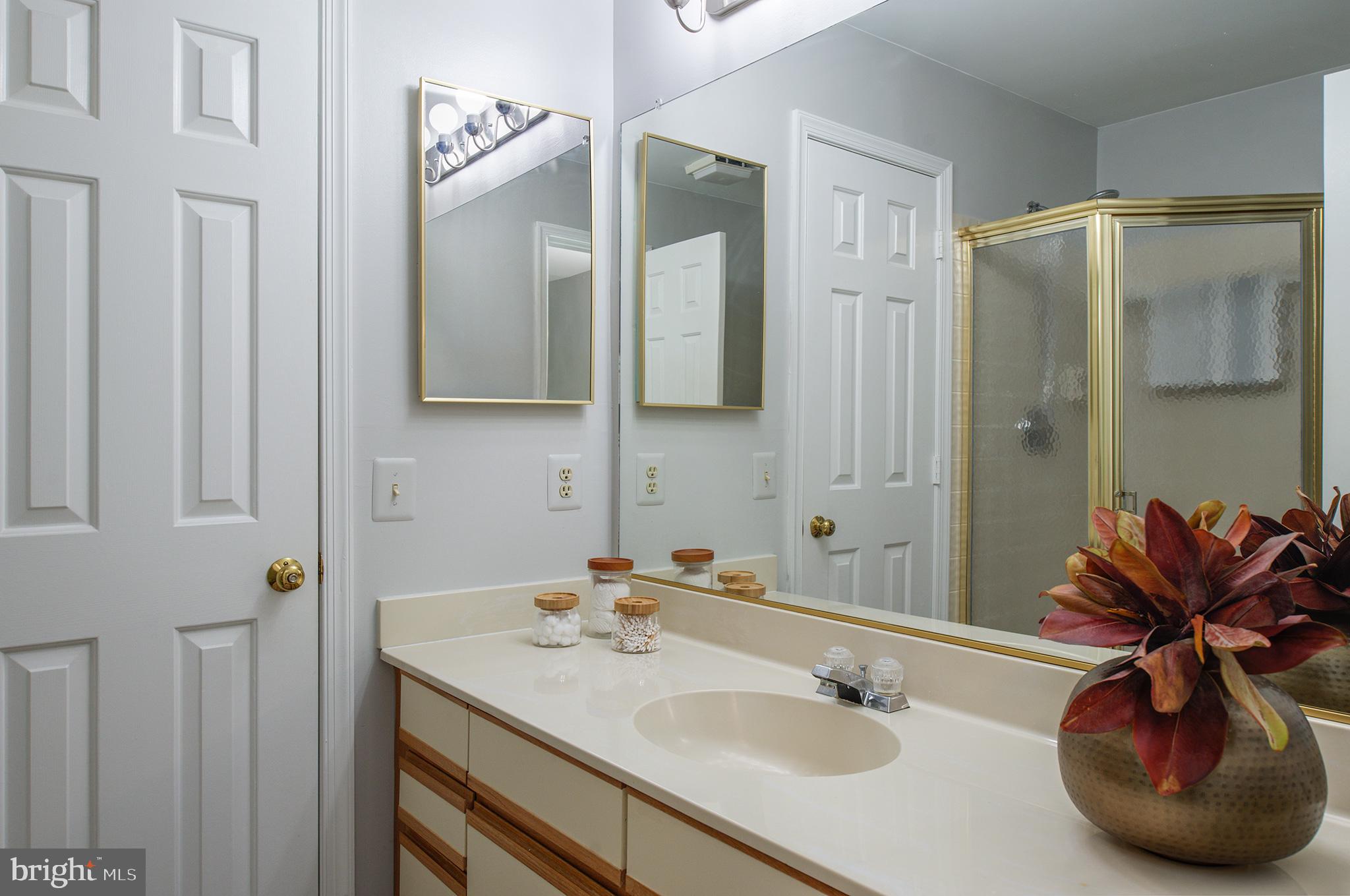 2217 Lovedale Lane, Unit J Reston, VA 20191 - Photo 17 of 33 Full bath attached to bedroom and entry hall