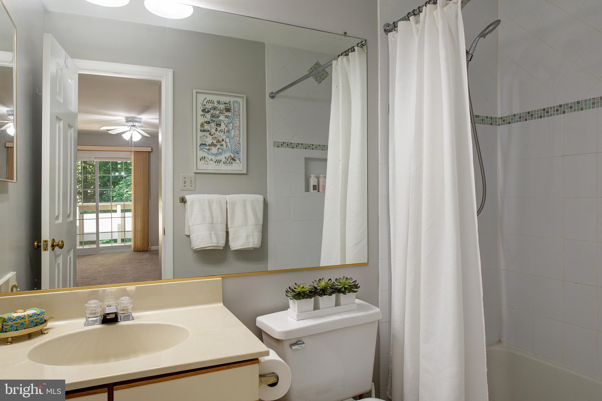 2217 Lovedale Lane, Unit J Reston, VA 20191 - Photo 22 of 33 Full bath with tub in large bedroom suite
