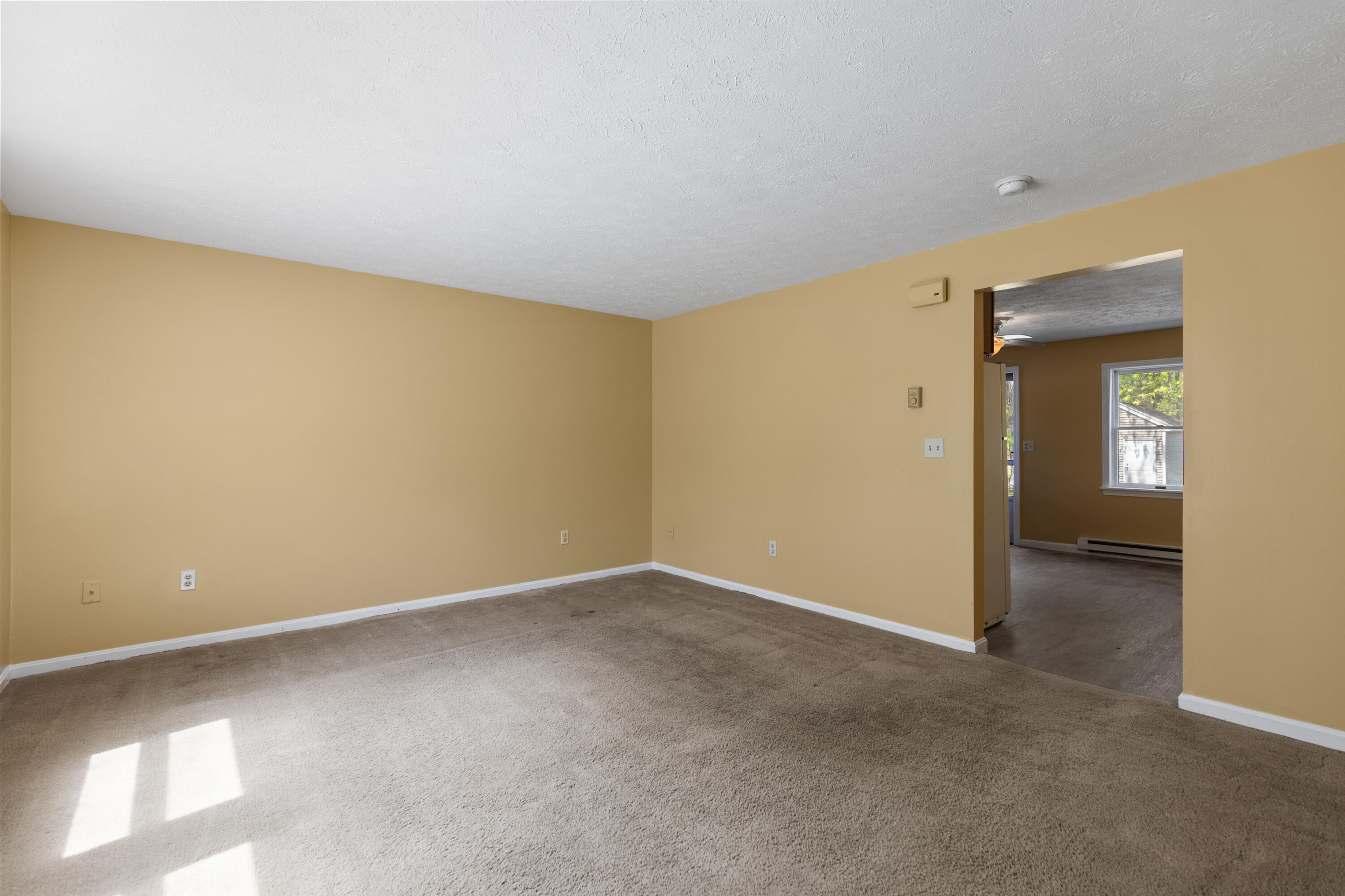 82 Cascade Road, Unit 3 Old Orchard Beach, ME 04064 - Photo 8 of 29 Living Room