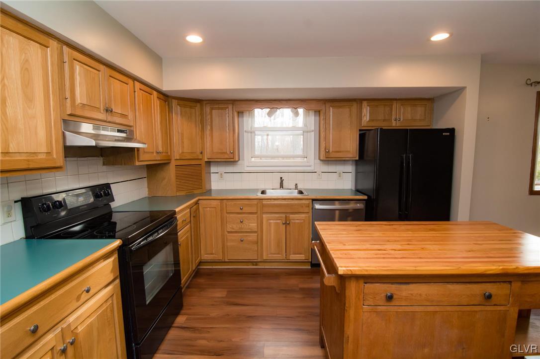 128 Elm Road Allentown, PA 18104 - Photo 9 of 47 Gallery Image 9