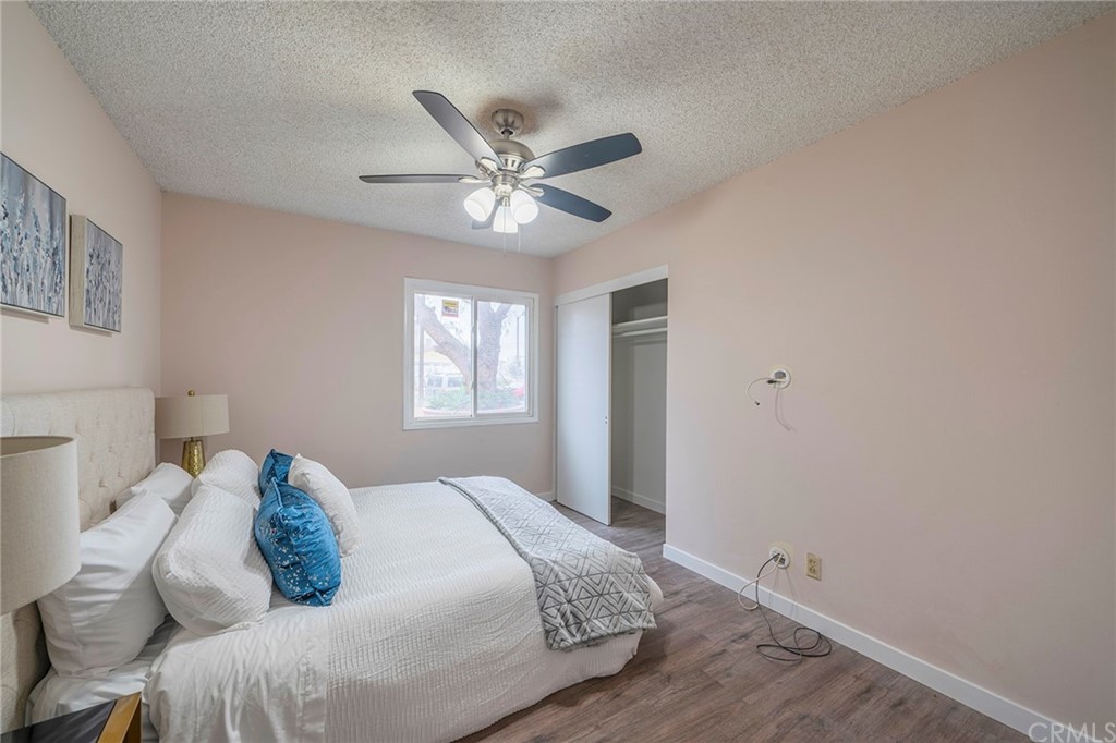 10941 Mac Street Anaheim, CA 92804 - Photo 31 of 41 a bedroom with a large bed and a window