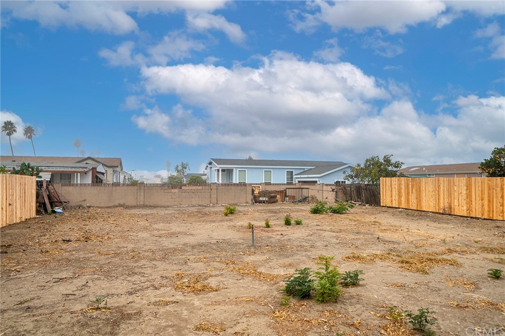 10941 Mac Street Anaheim, CA 92804 - Photo 36 of 41 a view of pool of water with big yard