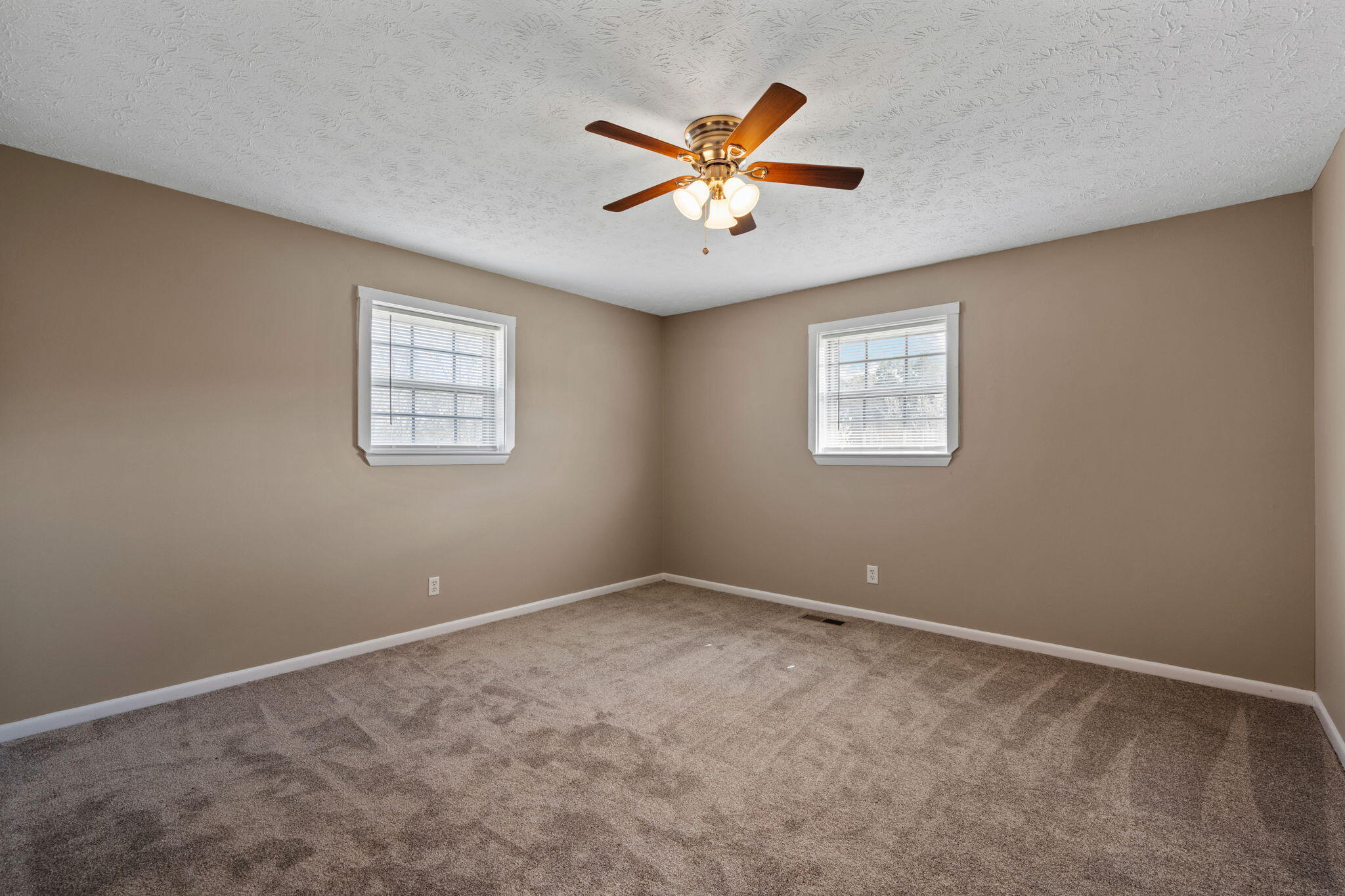 1011 Grand Center Road Chickamauga, GA 30707 - Photo 23 of 28 24-web-or-mls-DSC_2778