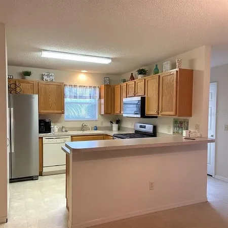 $2,100 | 9523 Southeast 168th Maplesong Lane, The Villages, FL 32162