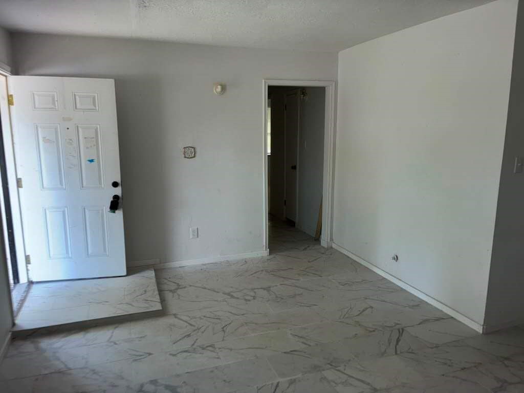 1918 Hampton Street Houston, TX 77088 - Photo 4 of 23
