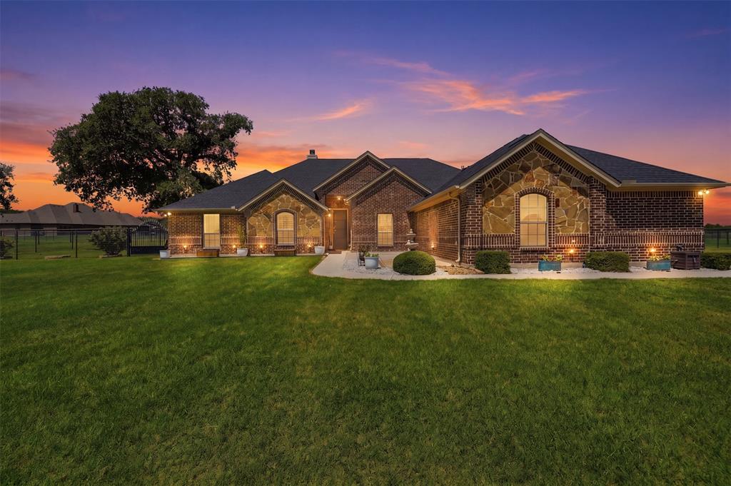 205 Lavender Road Springtown, TX 76082 - Photo 1 of 40 Gallery Image 1
