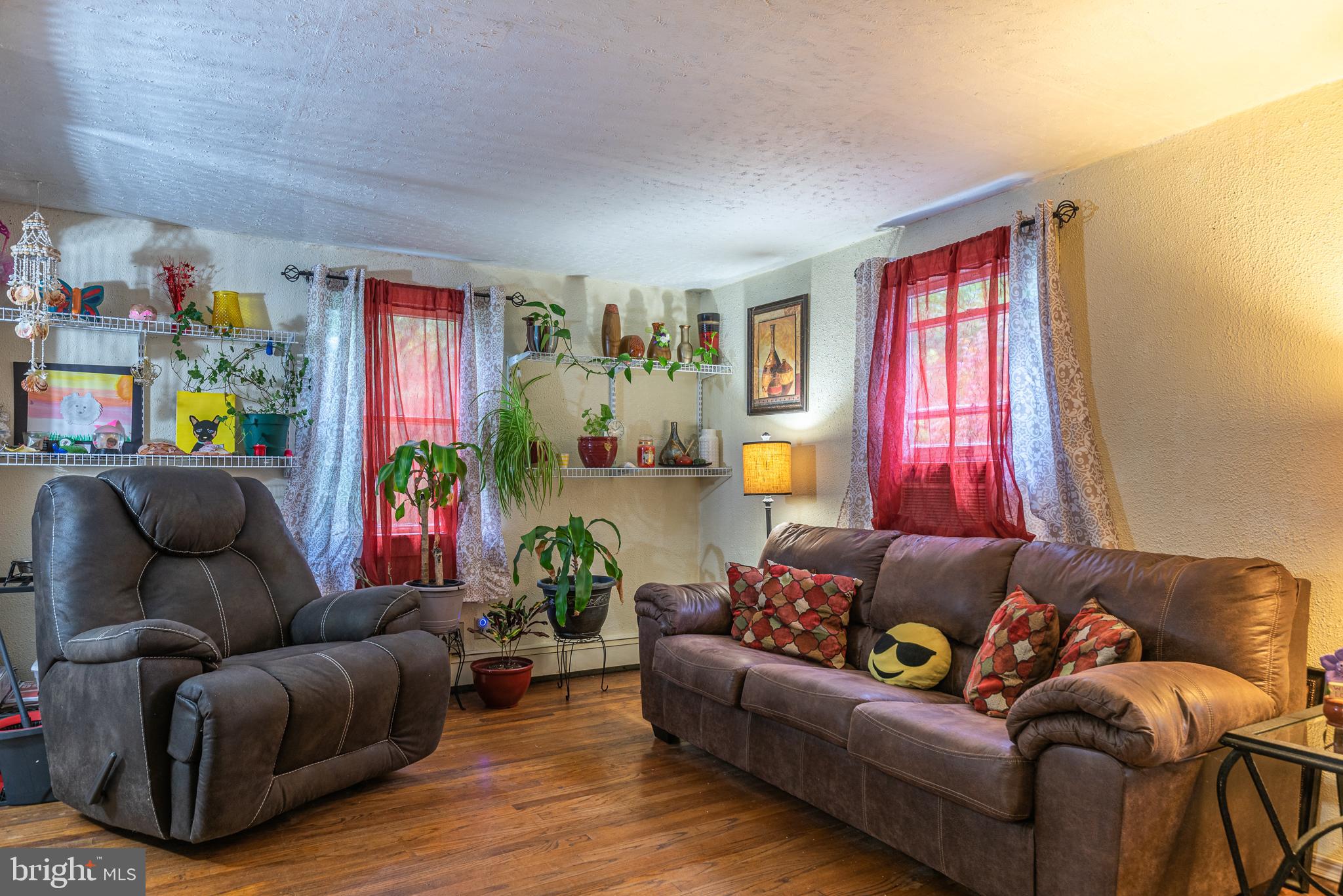 22 Morris Road Quakertown, PA 18951 - Photo 12 of 28 First Flr Living Rm