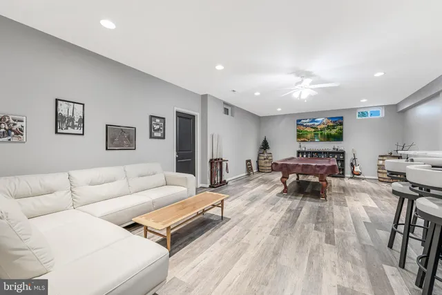 $899,000 | 12080 Sunflower Field Place, Lovettsville, VA 20180