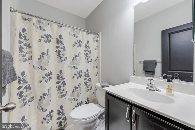 $899,000 | 12080 Sunflower Field Place, Lovettsville, VA 20180