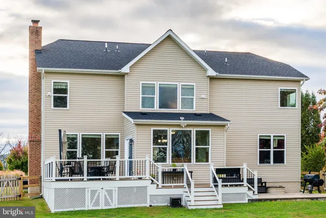 $899,000 | 12080 Sunflower Field Place, Lovettsville, VA 20180