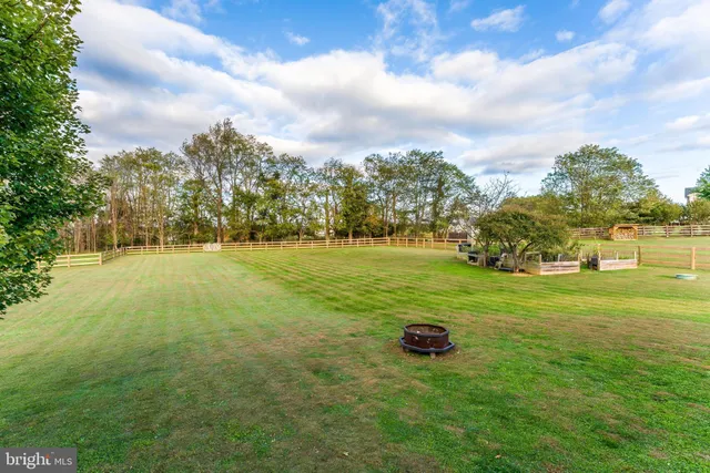 $899,000 | 12080 Sunflower Field Place, Lovettsville, VA 20180