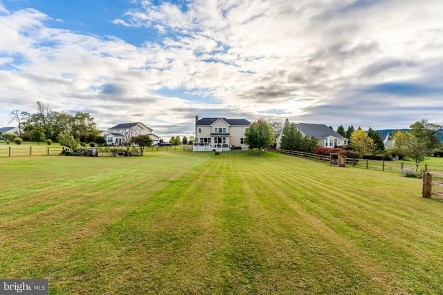 $899,000 | 12080 Sunflower Field Place, Lovettsville, VA 20180