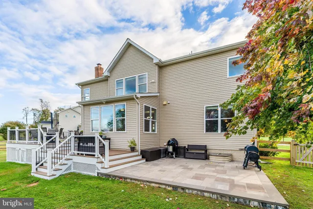 $899,000 | 12080 Sunflower Field Place, Lovettsville, VA 20180