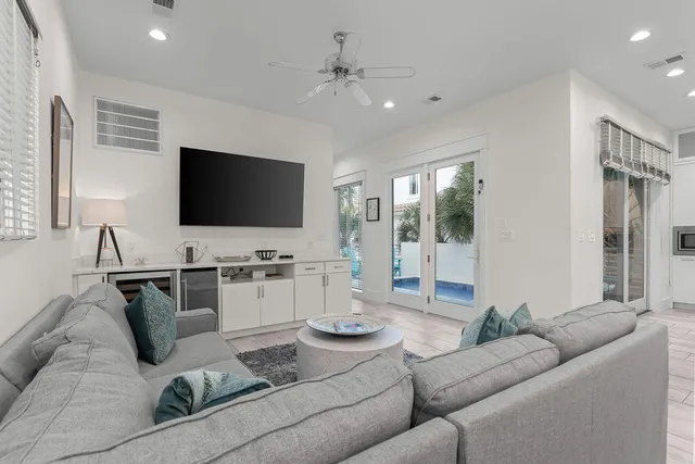 $2,395,000 | 33 Caicos Cay, Destin, FL 32541