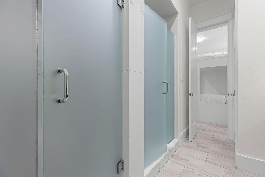 33 Caicos Cay Destin, FL 32541 - Photo 77 of 99 Third Floor Bunk Room Bath