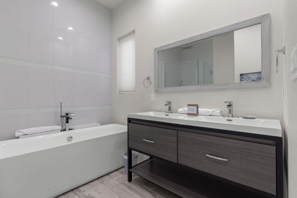 33 Caicos Cay Destin, FL 32541 - Photo 83 of 99 Third Floor Master Bath