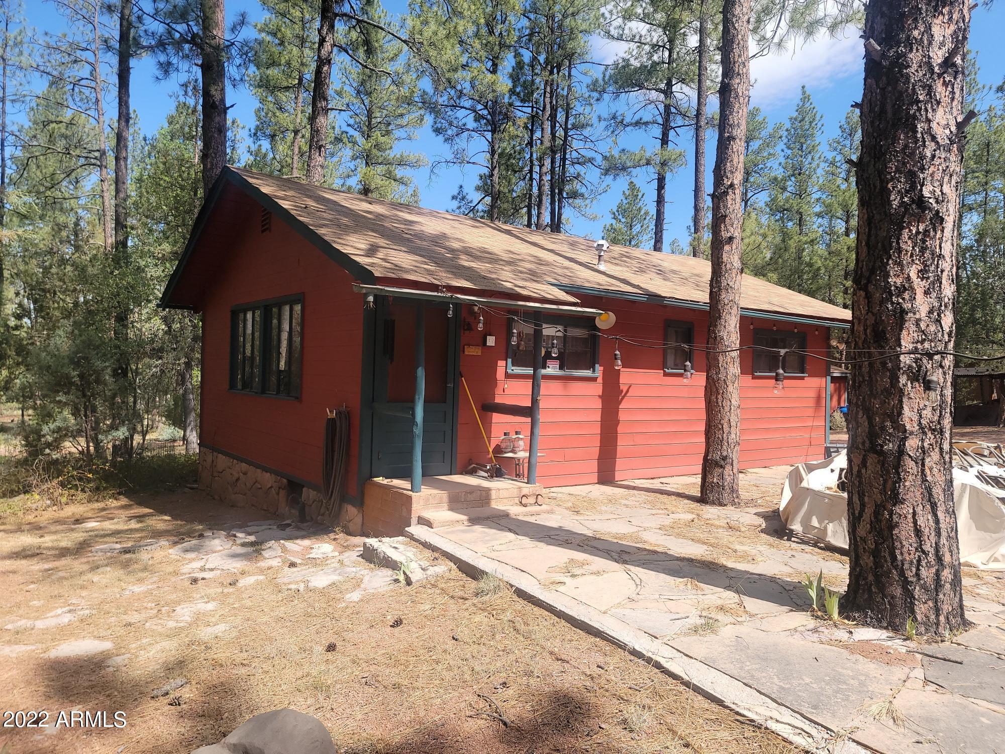 391 West Diamond Road Payson, AZ 85541 - Photo 2 of 33 a backyard of a house