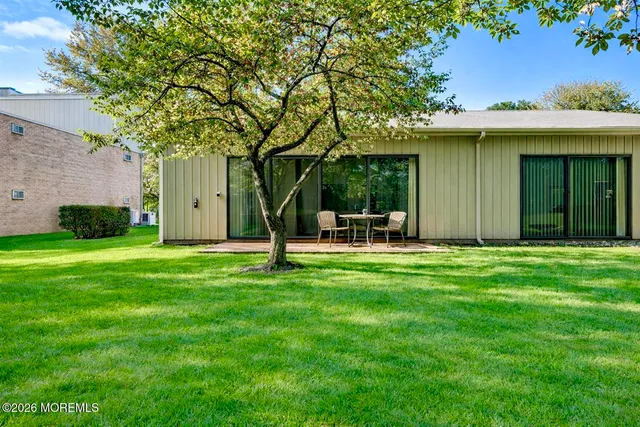 $2,200 | 210 Covered Bridge Boulevard, Unit D, Manalapan, NJ 07726