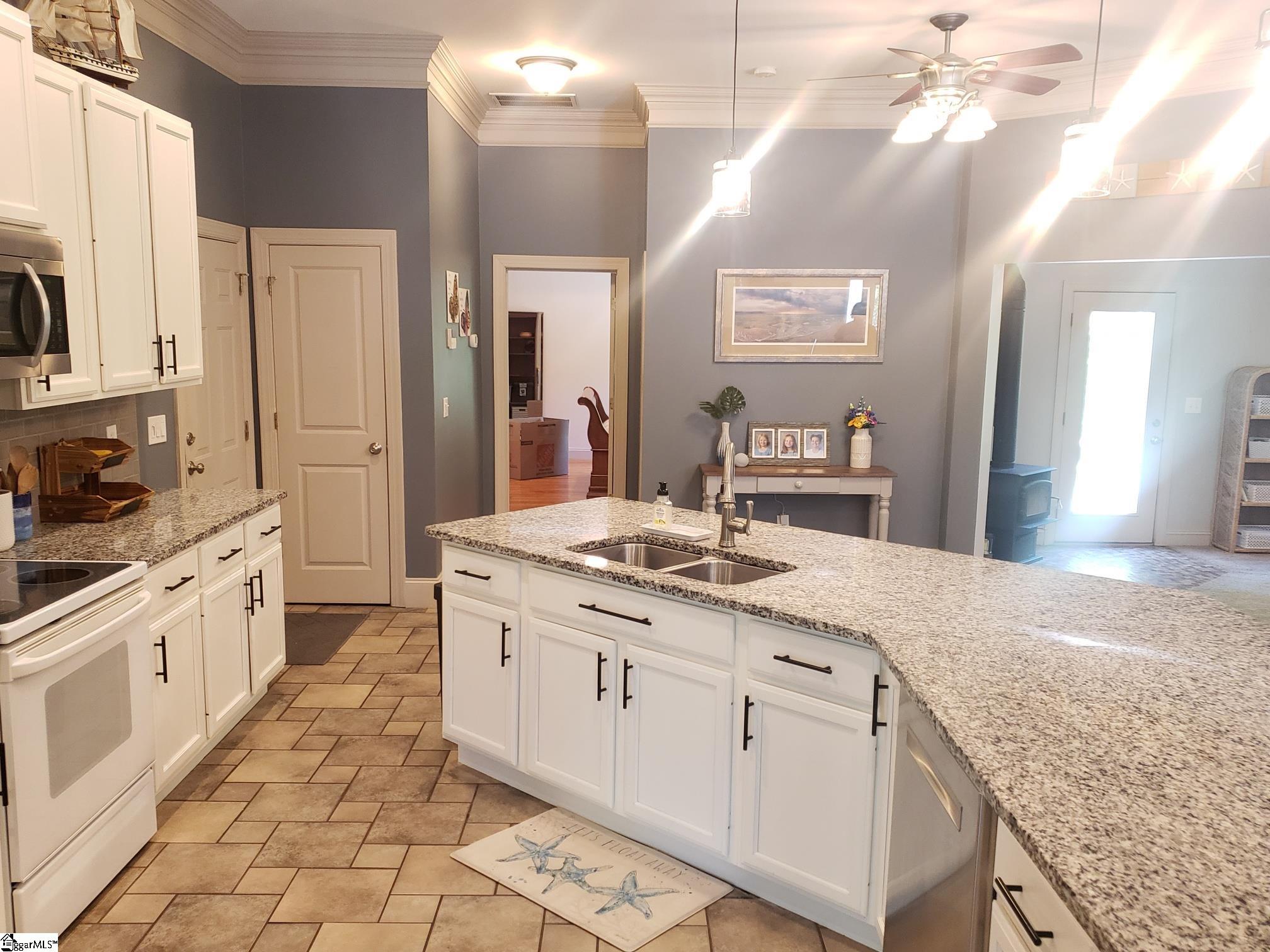 126 Morton Road Simpsonville, SC 29681 - Photo 10 of 36 Gallery Image 10