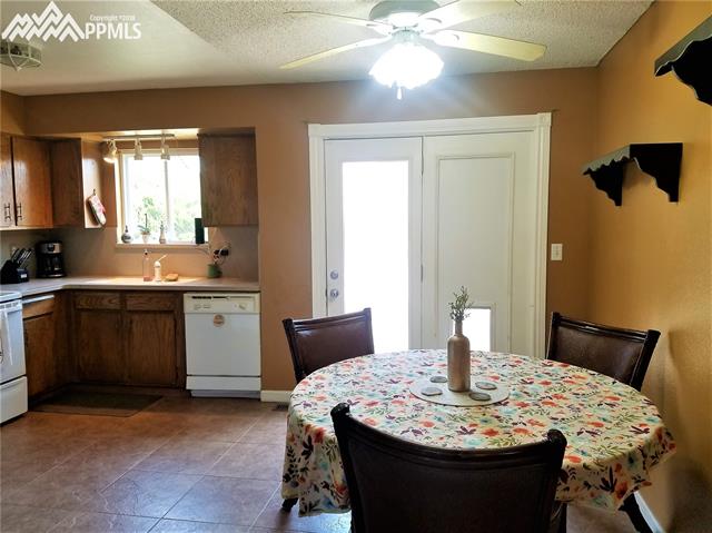 6710 Chippewa Road Colorado Springs, CO 80915 - Photo 7 of 14