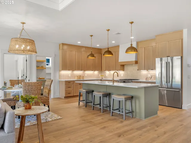 $859,500 | 1054 Picture Place, Gearhart, OR 97138