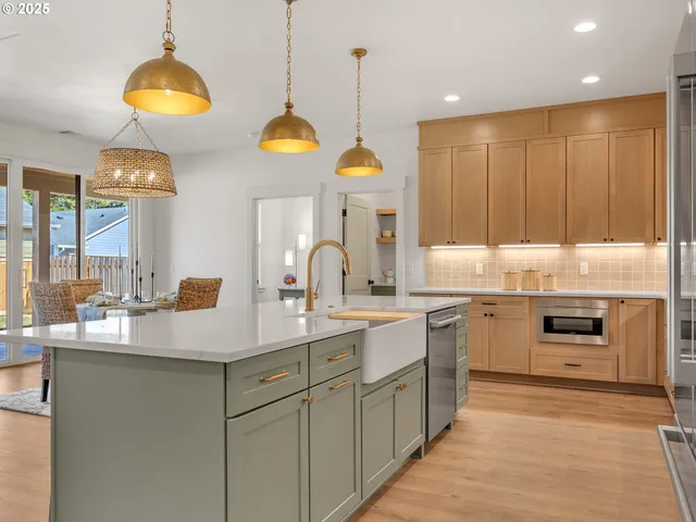 $859,500 | 1054 Picture Place, Gearhart, OR 97138