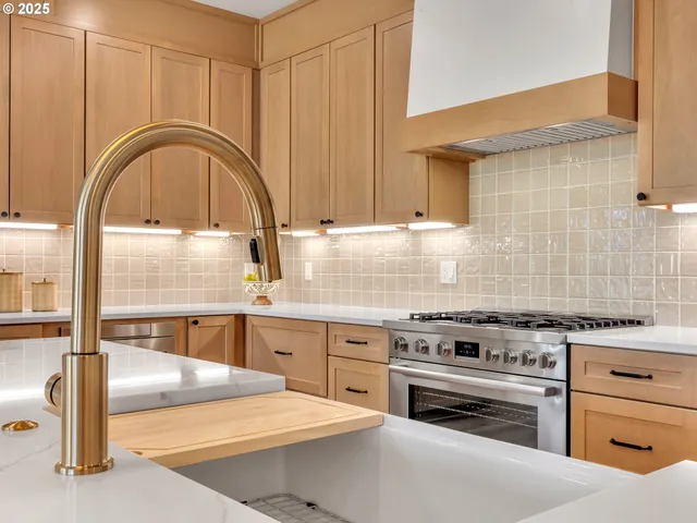 $859,500 | 1054 Picture Place, Gearhart, OR 97138