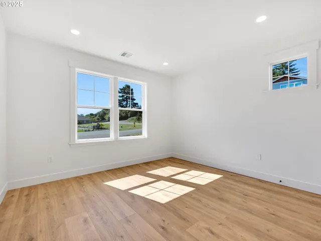 $859,500 | 1054 Picture Place, Gearhart, OR 97138