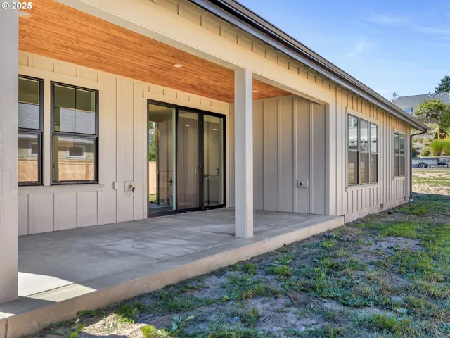 $859,500 | 1054 Picture Place, Gearhart, OR 97138