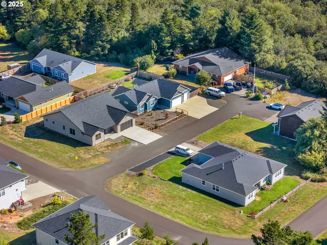 $859,500 | 1054 Picture Place, Gearhart, OR 97138