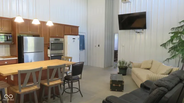 $785,000 | 6070 South 1000th Street East, Brazil, IN 47834