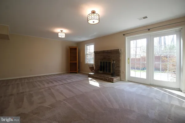 $3,495 | 3186 Cantrell Lane, Fairfax, VA 22031