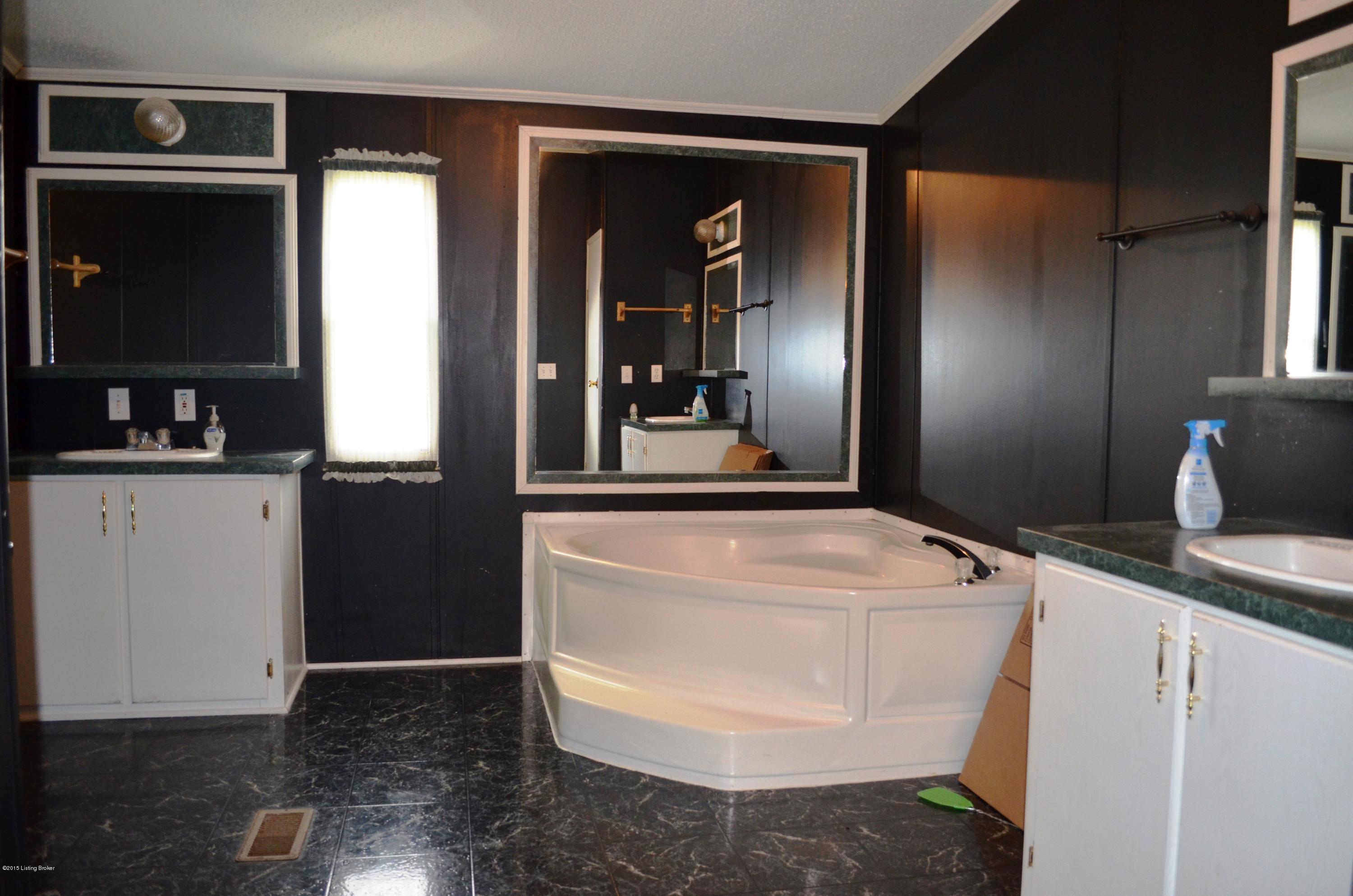 204 Goodlett Road Mount Eden, KY 40046 - Photo 10 of 13 l master bath with garden tub, seperate
