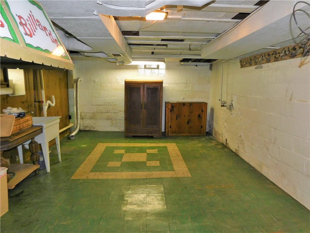 618 Morgantown Road Uniontown, PA 15401 - Photo 18 of 20 a view of an indoor swimming pool