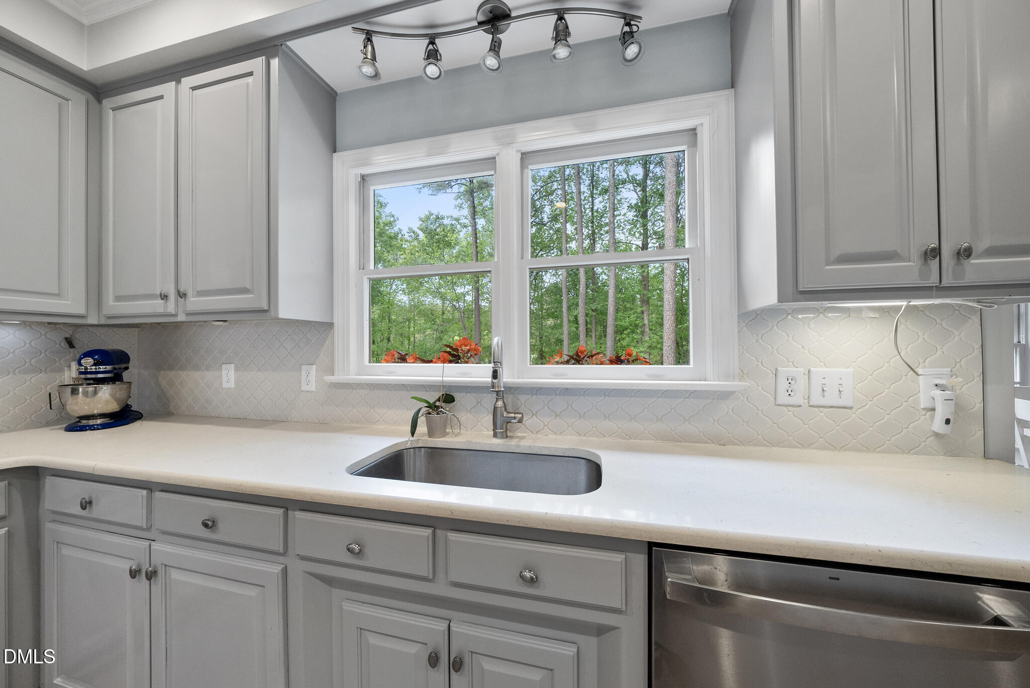 9513 Kirkhill Drive Raleigh, NC 27615 - Photo 18 of 39 16-DSC09468
