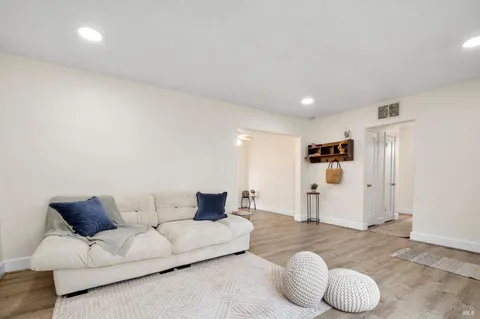 $595,000 | 2561 Pacific Street, Napa, CA 94558