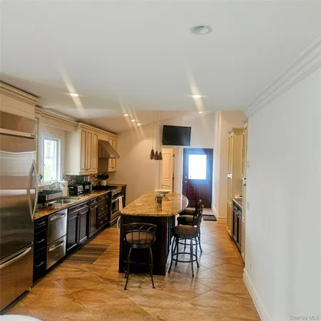 $11,999 | 10 Foxwood Lane, Thornwood, NY 10594